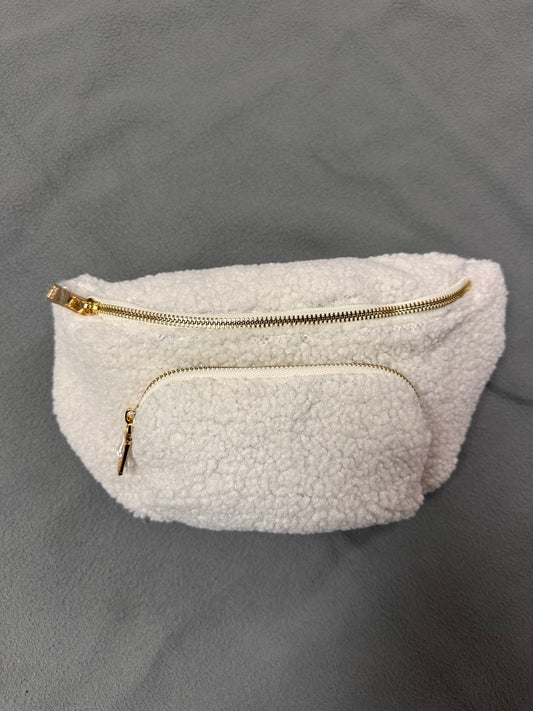 Sherpa belt bag- white